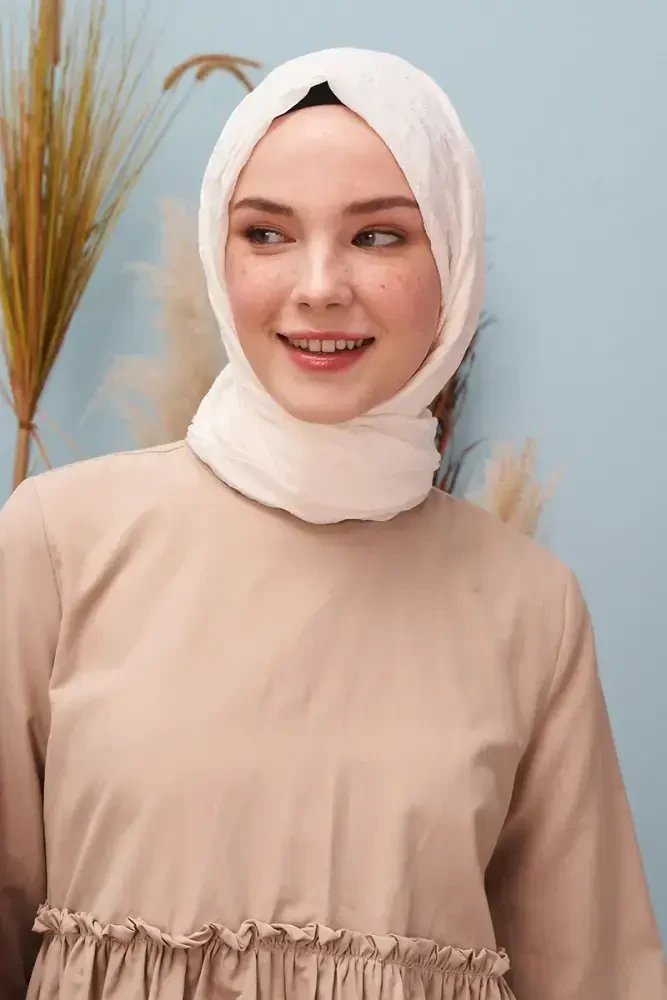 Feride Uludağ Bamboo Knee Shawl - Cream - MADAME POLO