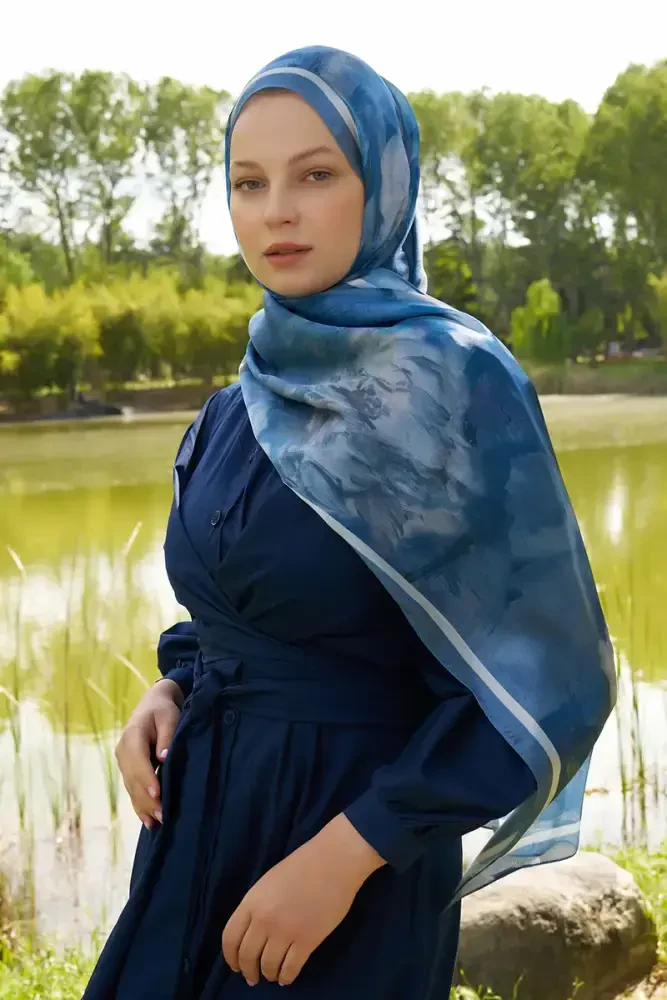 Feride Uludağ Crystal Flower Desen Şal - İndigo - 4