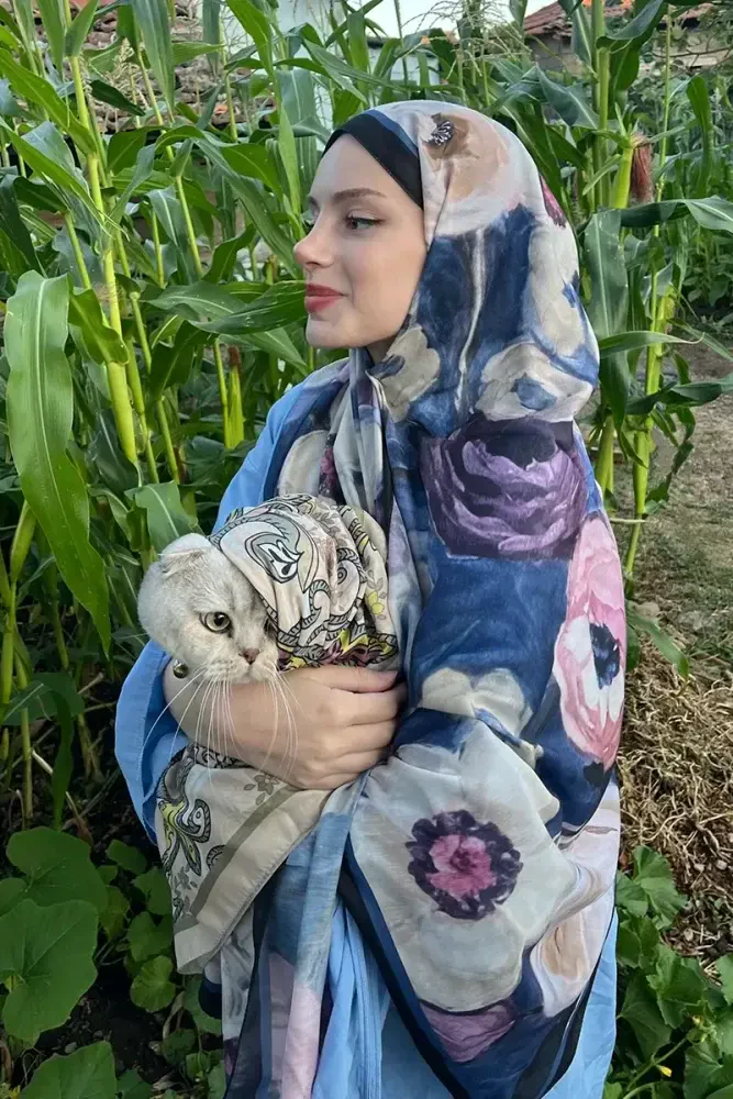 Endless Bloom Desen Şal - Lacivert - MADAME POLO