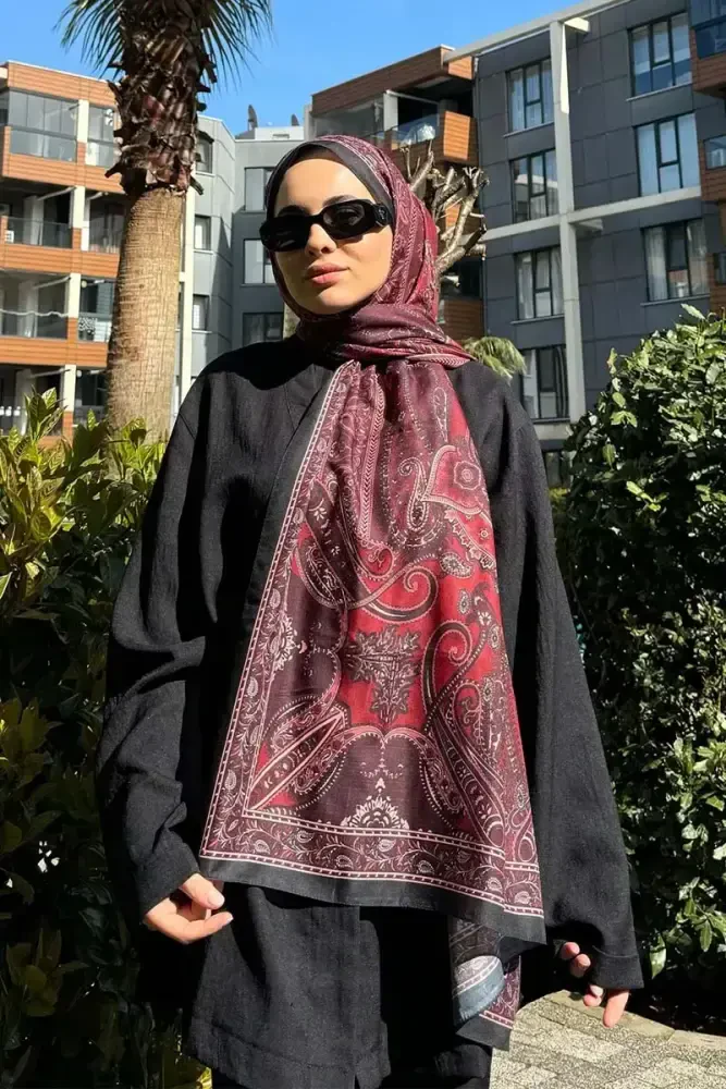 Merve Nur Akyüz Historical Dionessa Desen Şal - Bordo - MADAME POLO