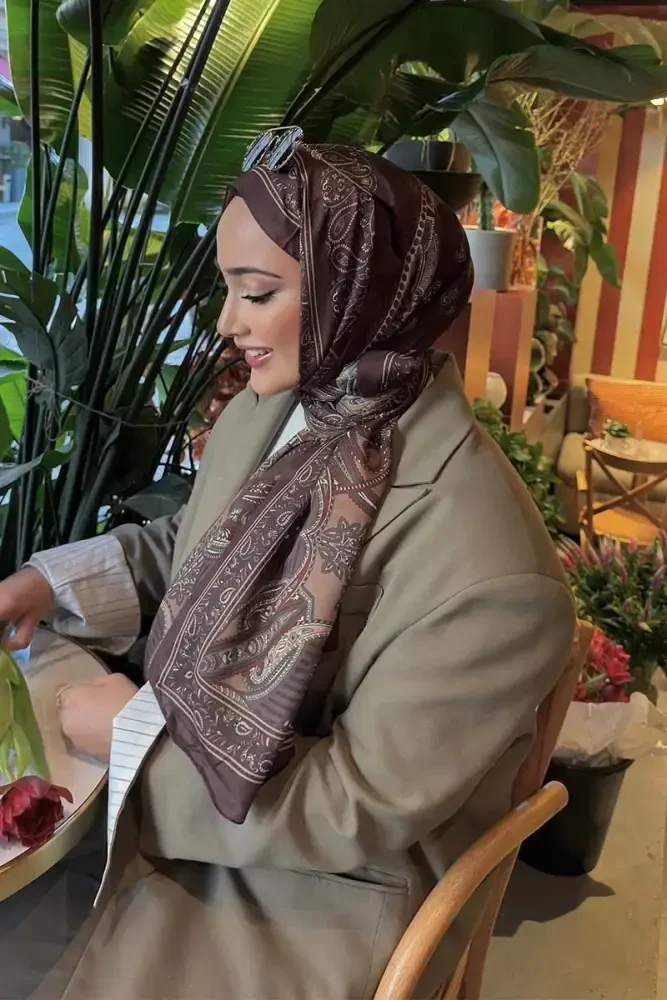 Kardelen Biçici Historical Dionessa Desen Şal - Kahverengi - 1