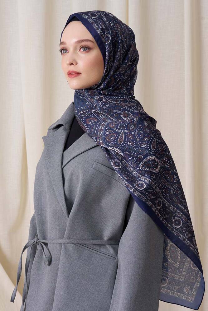 Rasiha Geçer Historical Livia Desen Şal - Lacivert - 2