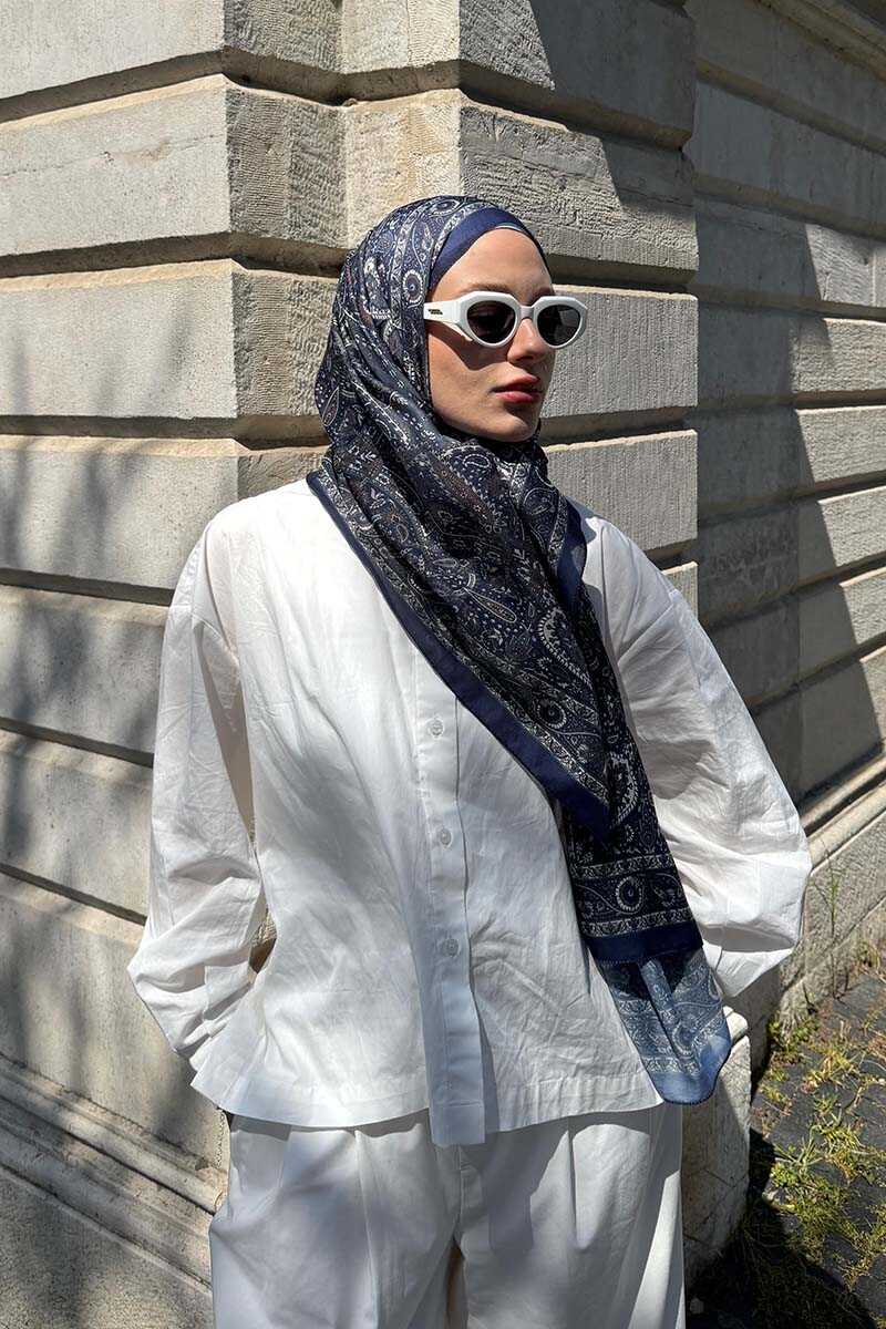 Rasiha Geçer Historical Livia Desen Şal - Lacivert - MADAME POLO