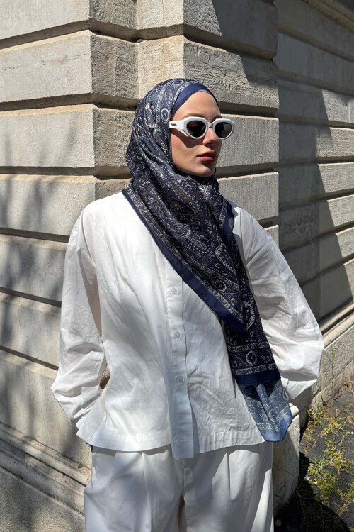 Rasiha Geçer Historical Livia Desen Şal - Lacivert 