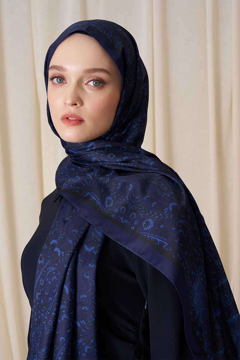 Merve Nur Akyüz Historical Veloria Desen Şal - Lacivert - MADAME POLO