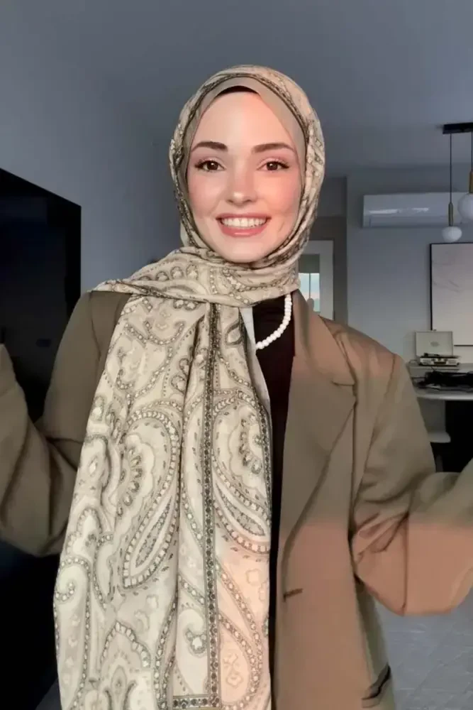 Kübra Koç Historical Victorian Desen Şal - Yağ Yeşili - 1