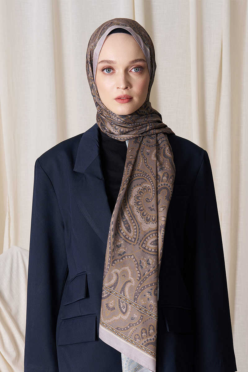 Sebanur Keskin Historical Victorian Desen Şal - Yeşil - MADAME POLO