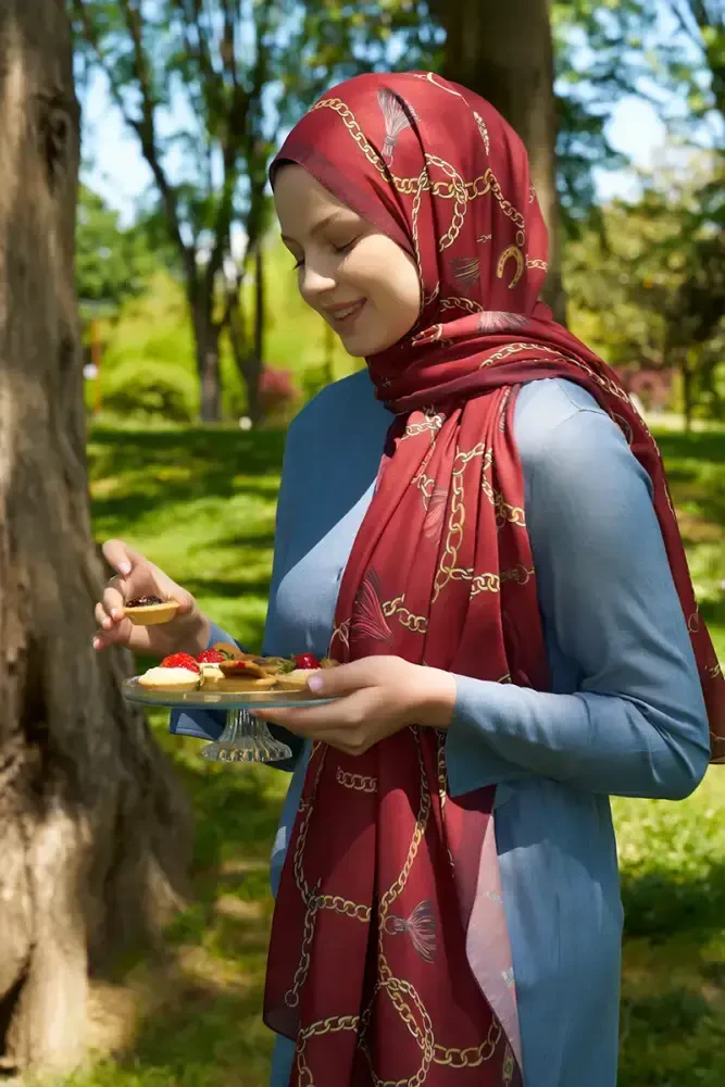 Ebrar Taş Hyper Zincir Desen Şal - Kırmızı - MADAME POLO