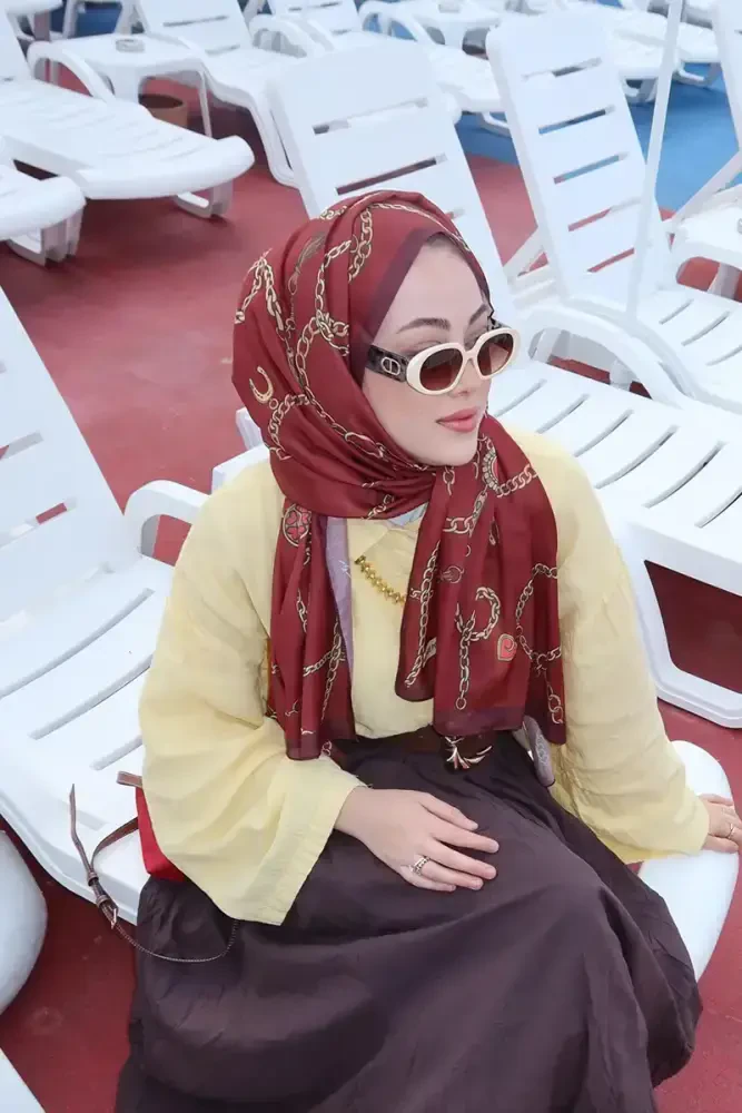 Ebrar Taş Hyper Zincir Desen Şal - Kırmızı - MADAME POLO