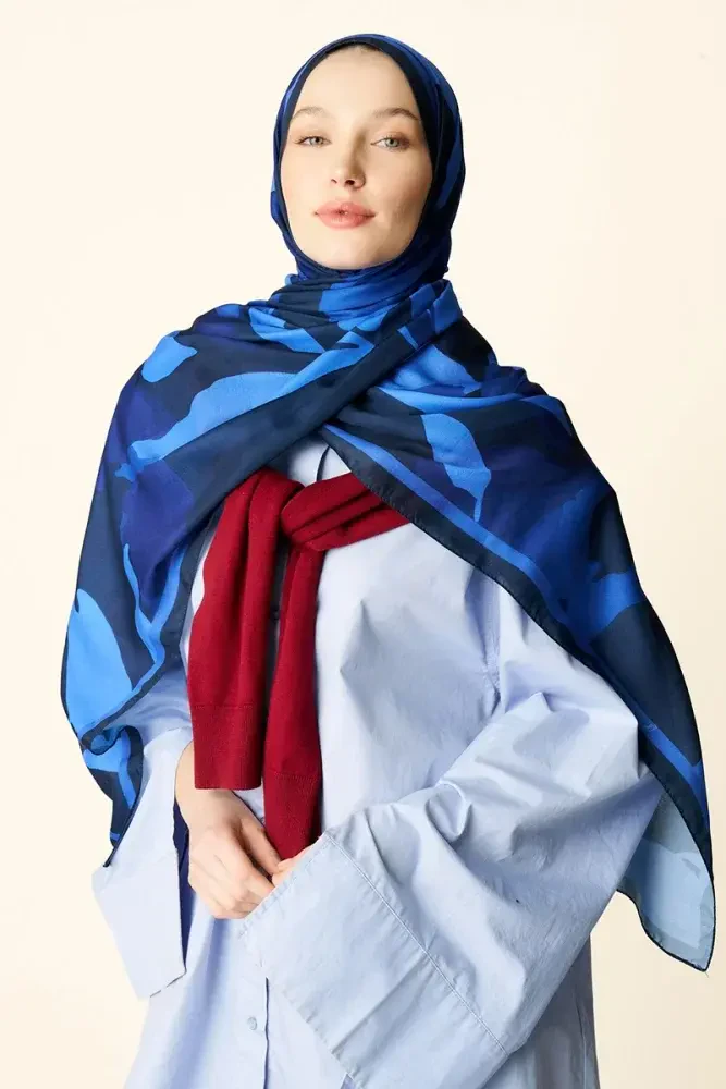 Liva Desenli Pamuk Dokulu Şal - Gece Mavisi - MADAME POLO