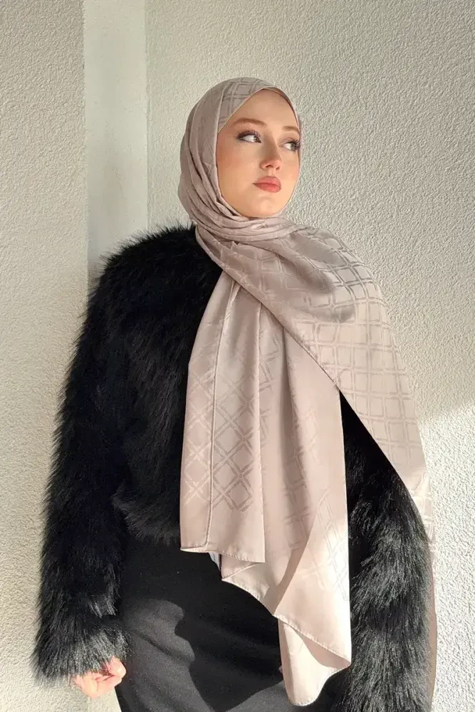 Naiya Jakar Şal Frame Desen - Bej - MADAME POLO