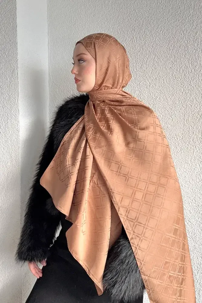 Naiya Jakar Şal Frame Desen - Latte - MADAME POLO