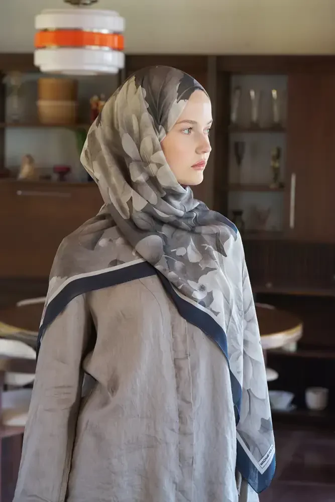 Passionate Floret Desen Şal - Siyah - MADAME POLO