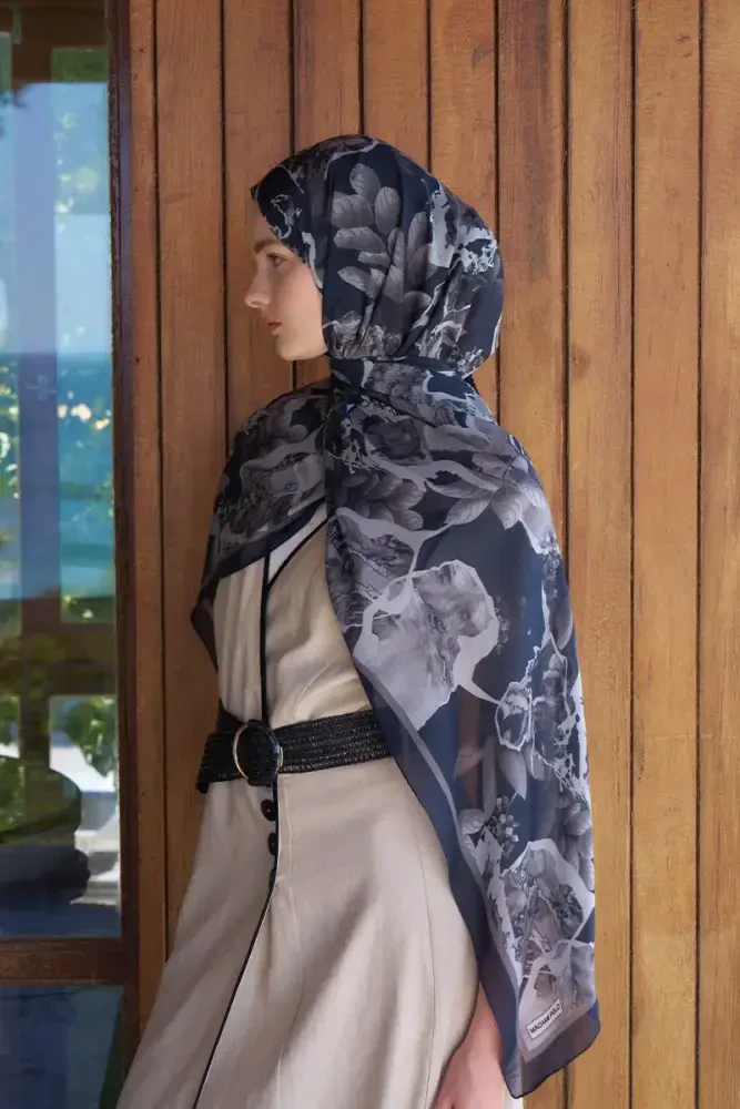 Passionate Lush Desen Şal - Siyah - MADAME POLO