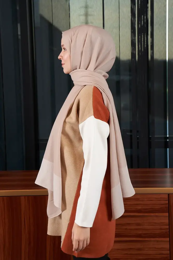 Silky Jacquard Hijab Bordure Pattern - Beige - 3
