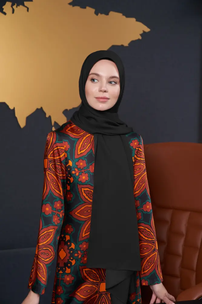 Silky Jacquard Hijab Bordure Pattern - Black - 1