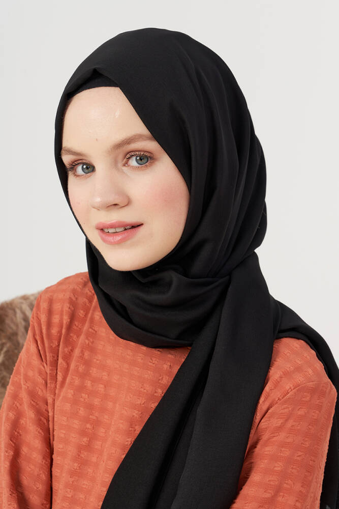 Silky Jacquard Hijab Bordure Pattern - Black - 2