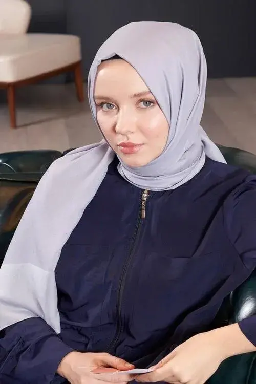 Silky Jacquard Hijab Bordure Pattern - Gray - 2