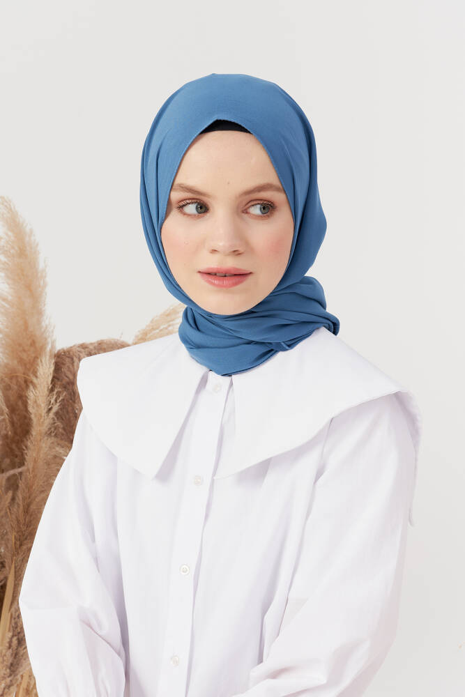 Silky Jacquard Hijab Bordure Pattern - İndigo - 1
