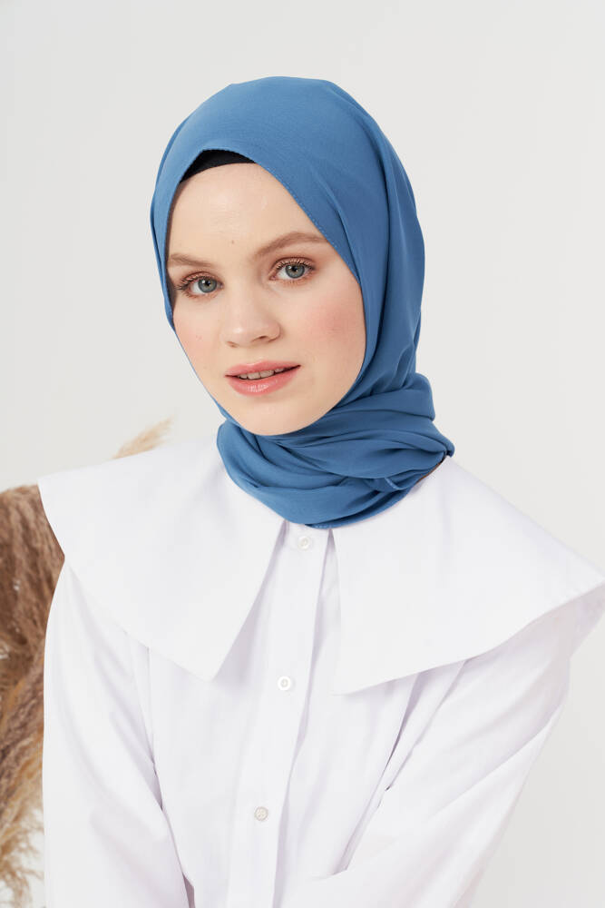 Silky Jacquard Hijab Bordure Pattern - İndigo - 3
