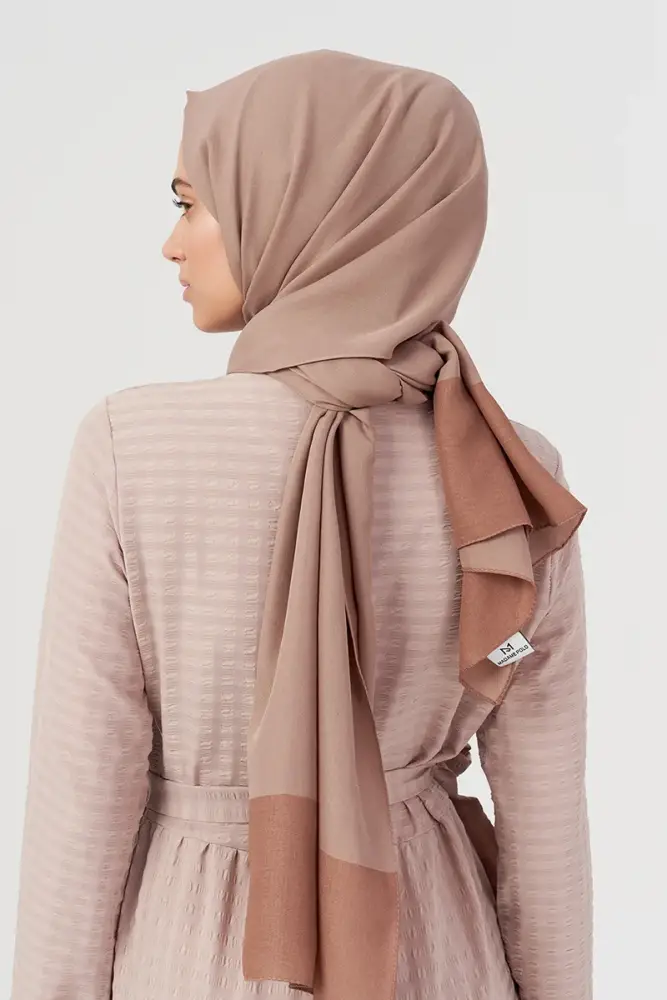 Silky Jacquard Hijab Bordure Pattern - Latte - 3