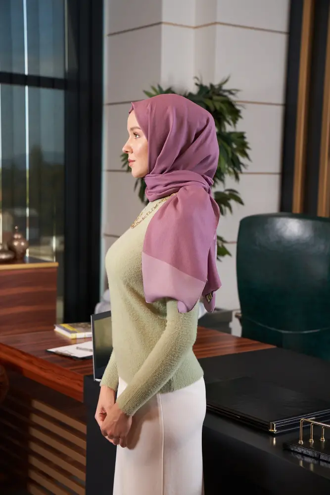 Silky Jacquard Hijab Bordure Pattern - Lavender - 2