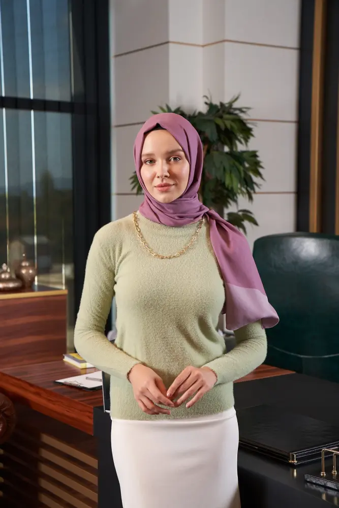 Silky Jacquard Hijab Bordure Pattern - Lavender - 3