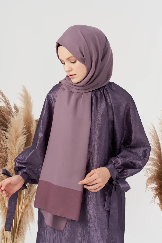 Silky Jacquard Hijab Bordure Pattern - Lilac - 1