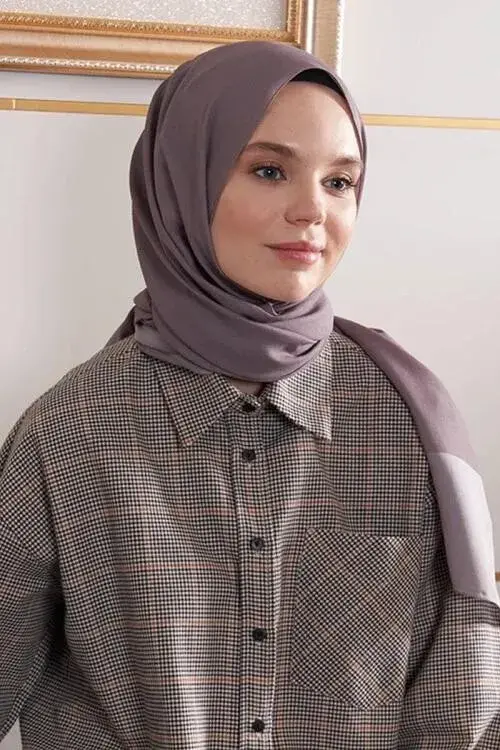 Silky Jacquard Hijab Bordure Pattern - Mink - 3