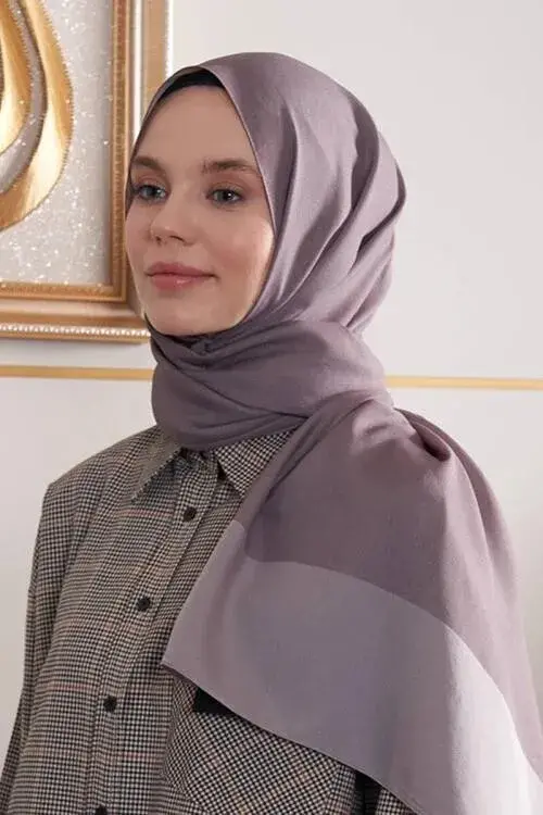 Silky Jacquard Hijab Bordure Pattern - Mink - 4