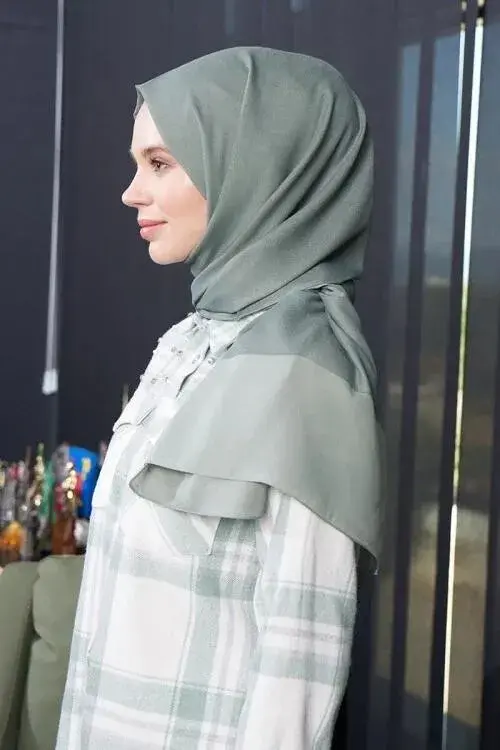 Silky Jacquard Hijab Bordure Pattern - Olive - 1