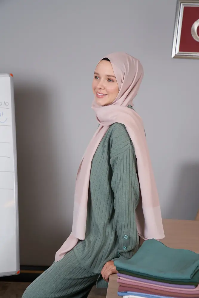 Silky Jacquard Hijab Bordure Pattern - Vanilla - 2