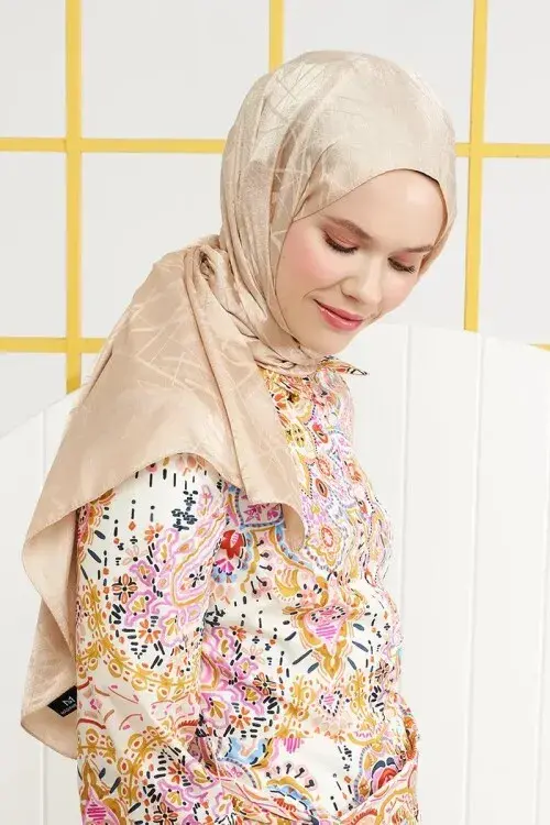 Silky Jacquard Italian Hijab Line Pattern - Beige - 1