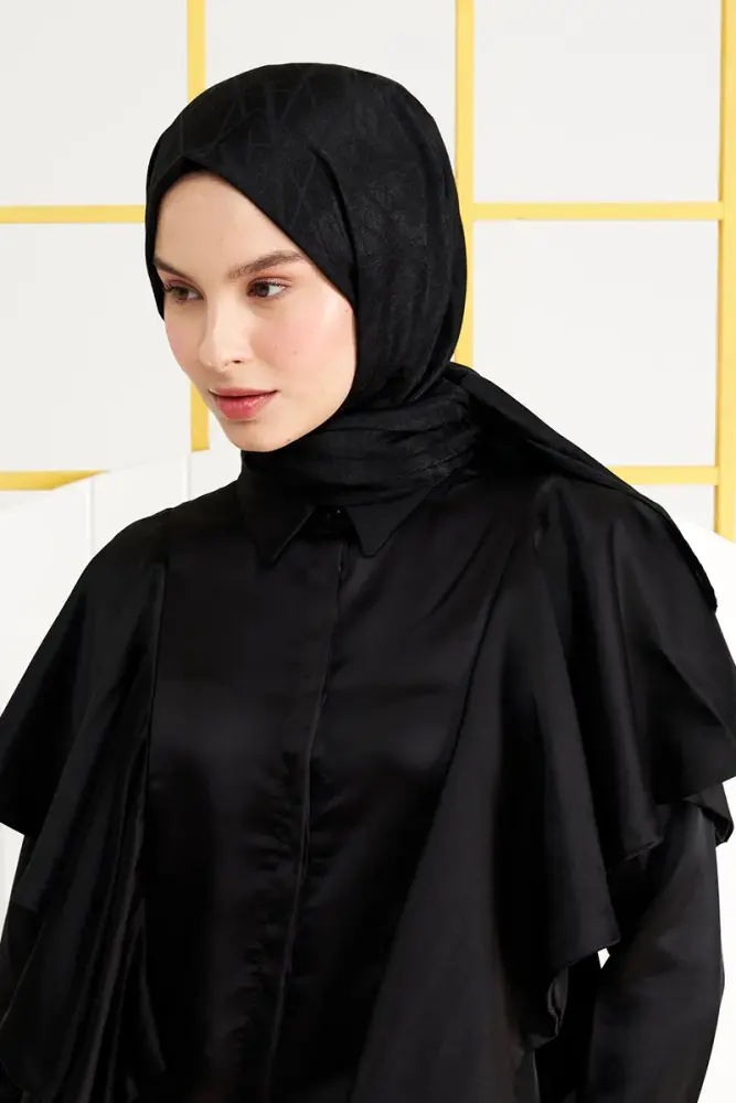 Silky Jacquard Italian Hijab Line Pattern - Black - 4