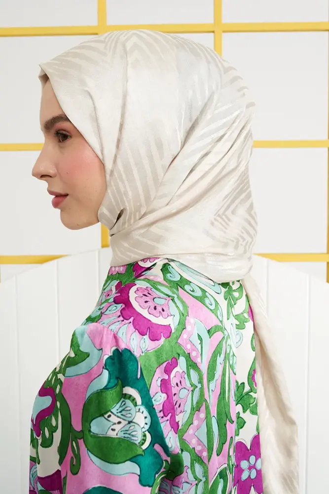 Silky Jacquard Italian Hijab Zigzag Pattern - Bone White - 3