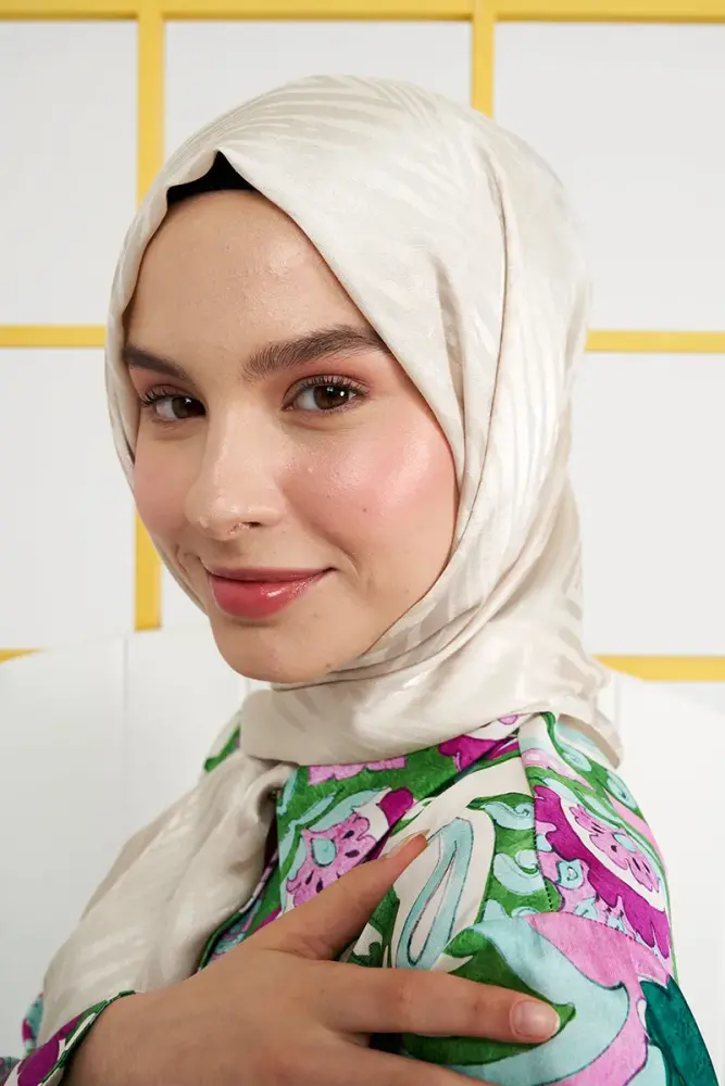 Silky Jacquard Italian Hijab Zigzag Pattern - Bone White - 2