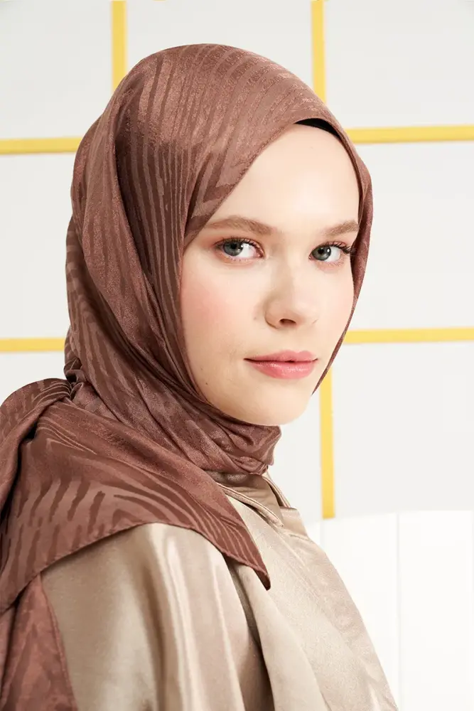 Silky Jacquard Italian Hijab Zigzag Pattern - Brown - 3