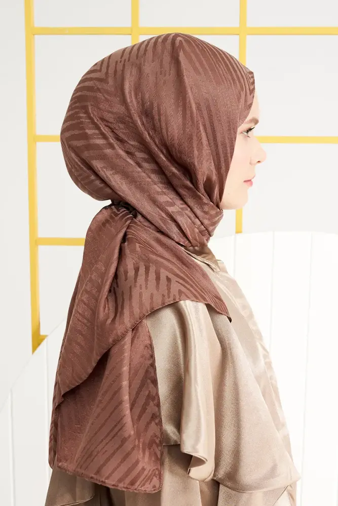 Silky Jacquard Italian Hijab Zigzag Pattern - Brown - 2