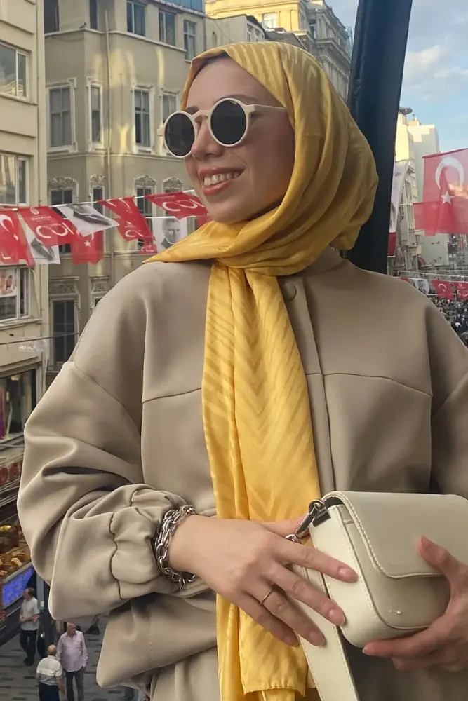 Silky Jacquard Italian Hijab Zigzag Pattern - Melon - 1