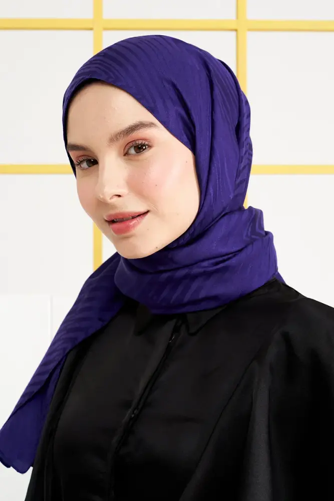 Silky Jacquard Italian Hijab Zigzag Pattern - Purple - 3