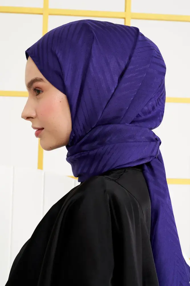 Silky Jacquard Italian Hijab Zigzag Pattern - Purple - 2