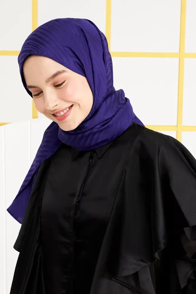 Silky Jacquard Italian Hijab Zigzag Pattern - Purple - 4