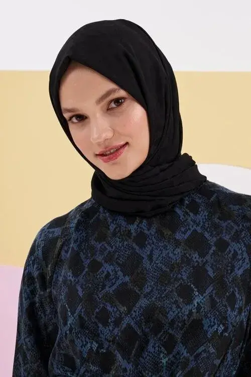 Silky Jacquard Lara Hijab Block Pattern - Black - 2