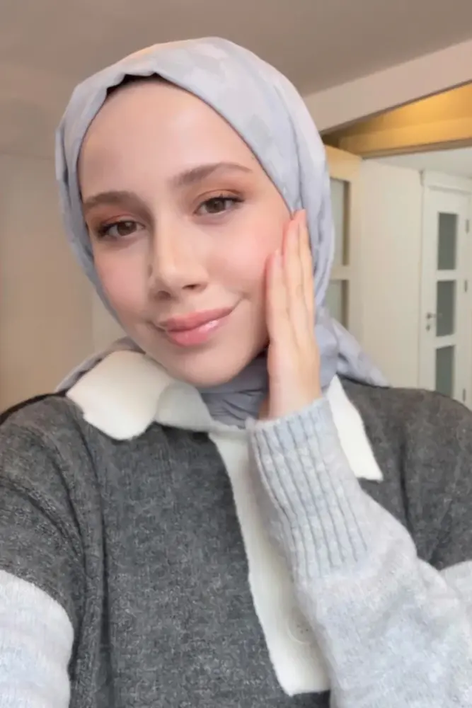 Silky Jacquard Lara Hijab Checker Pattern - Gray - 1