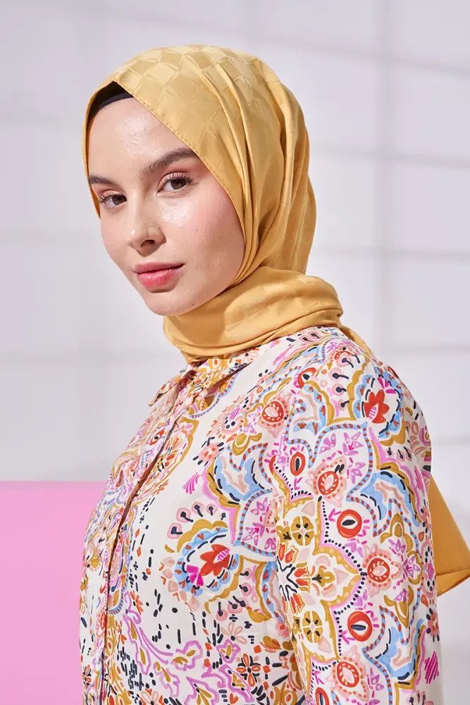 Silky Jacquard Lara Hijab Checker Pattern - Melon - MADAME POLO