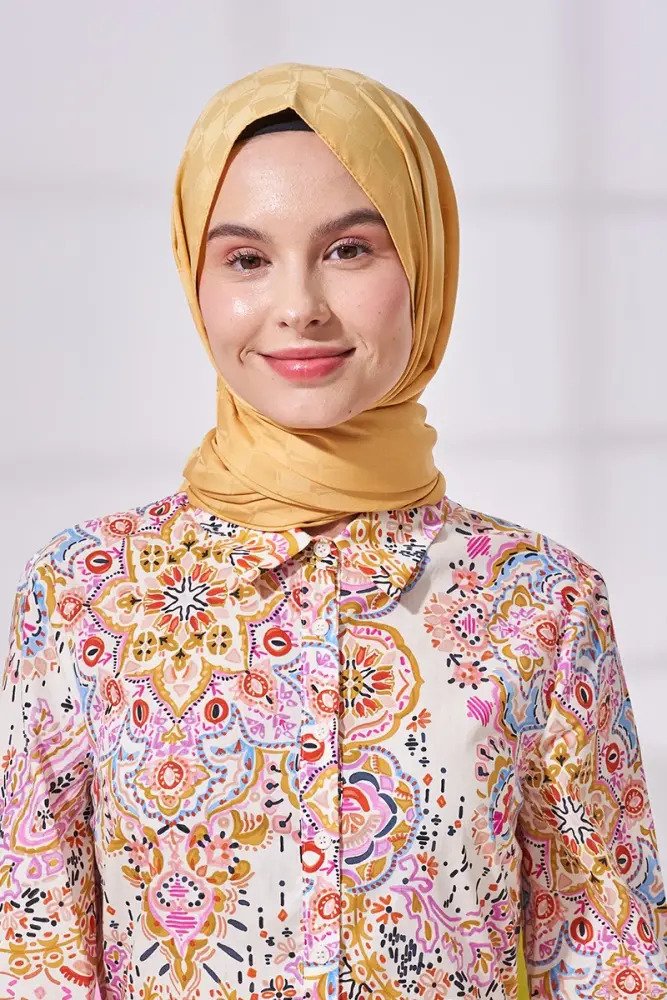 Silky Jacquard Lara Hijab Checker Pattern - Melon - MADAME POLO