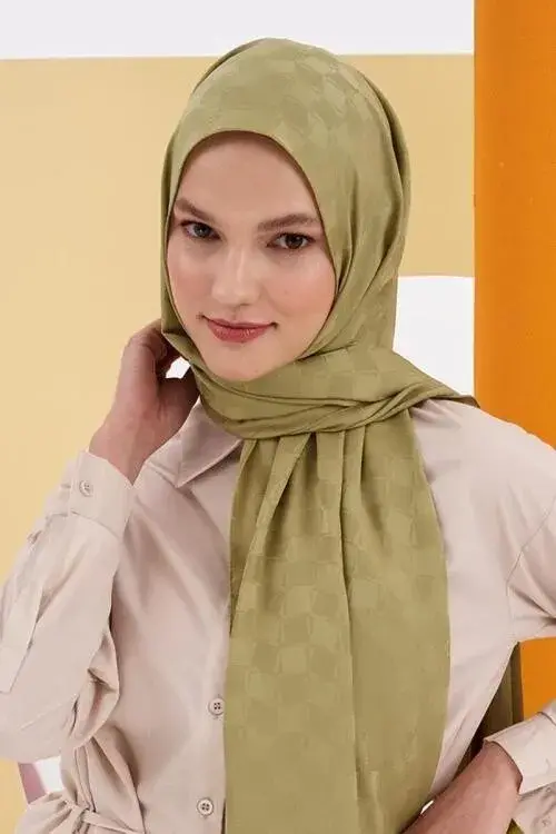 Silky Jacquard Lara Hijab Checker Pattern - Oil Green - 3