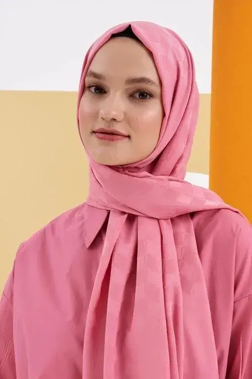 Silky Jacquard Lara Hijab Checker Pattern - Sweet Pink - 3