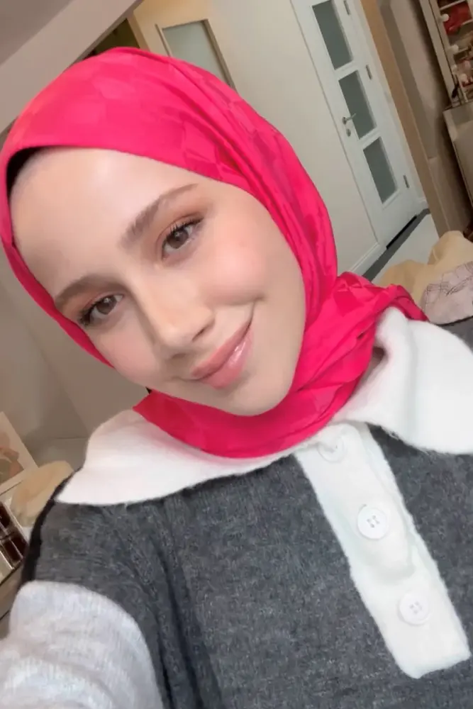 Silky Jacquard Lara Hijab Checker Pattern - Viva Magenta - 1