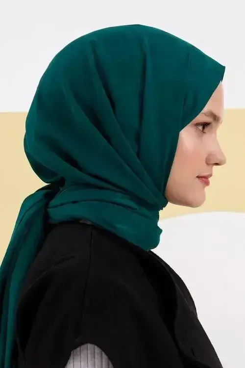 Silky Jacquard Lara Hijab Crowbar Pattern - Benetton Green - MADAME POLO